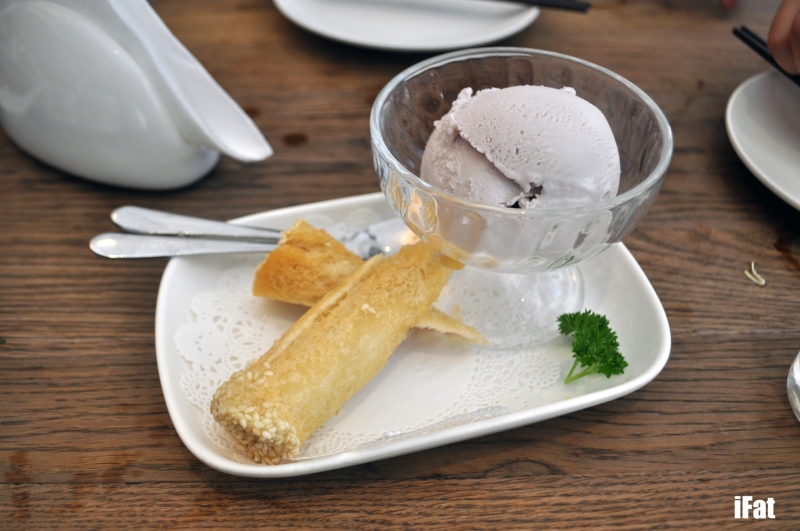 Taro ice cream with taro spring rolls