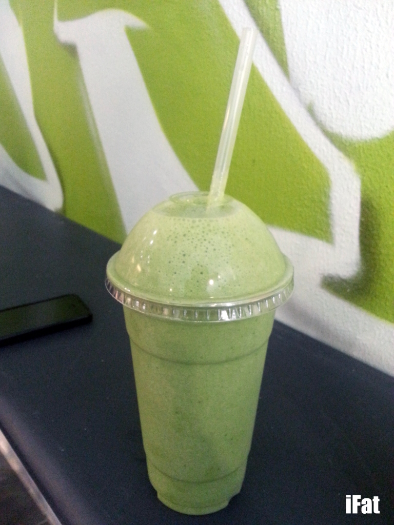 Green Lips with apple, spinach, kale, banana, pineapple and lemon.