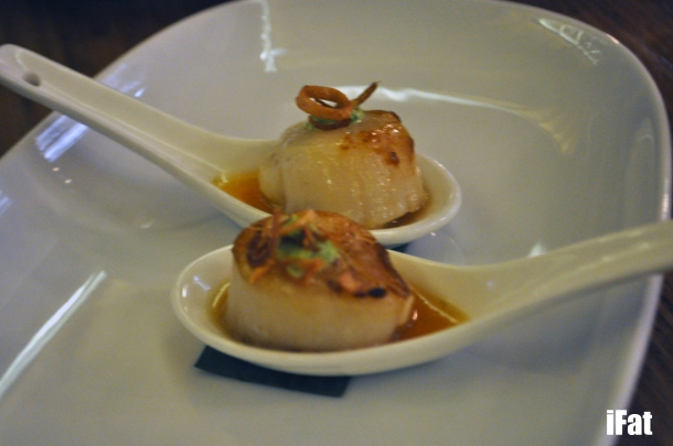 Grilled scallop with Nam Jim and fried shallots